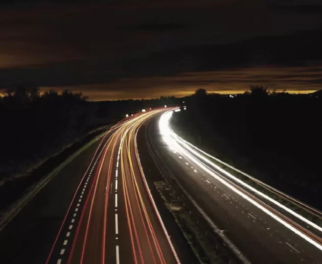 Autopista de noche